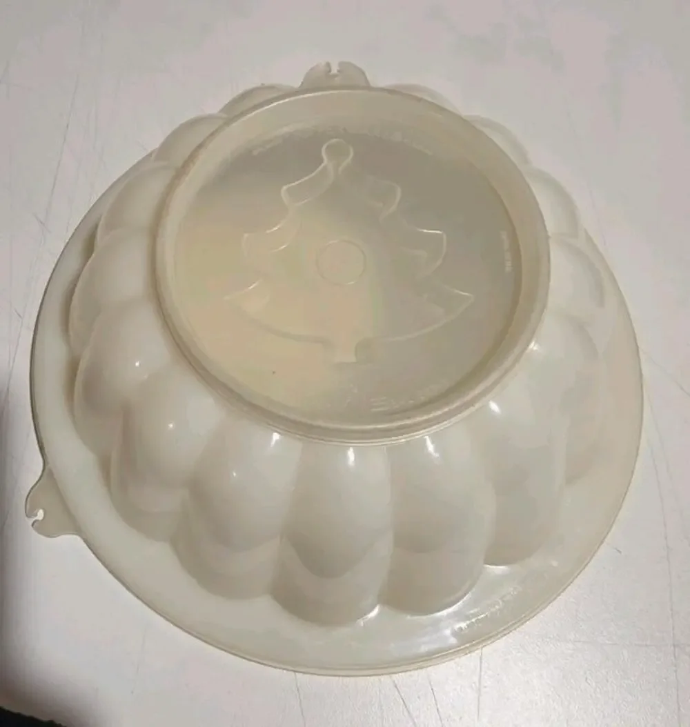 Tupperware Vintage Jello Mold Christmas Tree